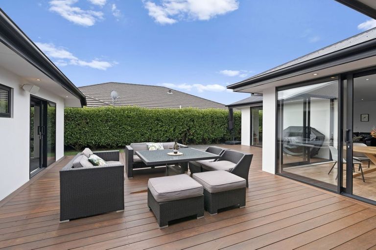 Photo of property in 2 Westburn Place, Prebbleton, 7604