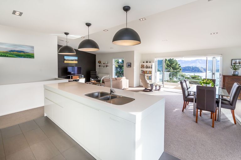 Photo of property in 10 Euan Sarginson Place, Diamond Harbour, Lyttelton, 8971