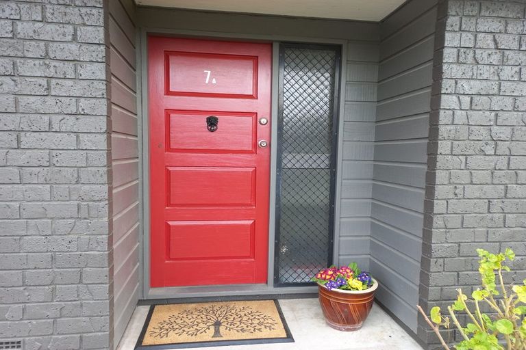 Photo of property in 2/7 Kathleen Place, Rainbow Point, Taupo, 3330