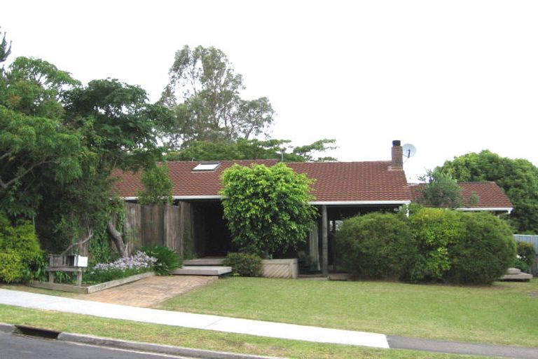 Photo of property in 24 Jacaranda Avenue, Beach Haven, Auckland, 0626