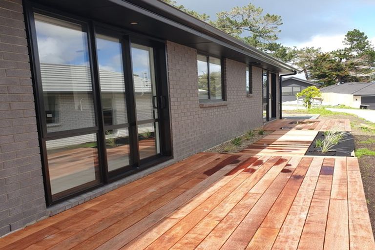 Photo of property in 20 Kawariki Road, Helensville, 0800