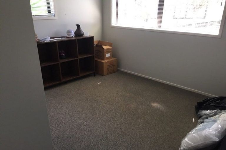 Photo of property in 2/59 Seaview Road, Glenfield, Auckland, 0629