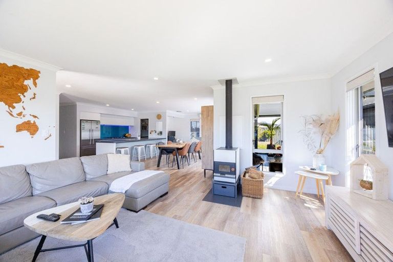 Photo of property in 2 Aparima Place, Awatoto, Napier, 4110