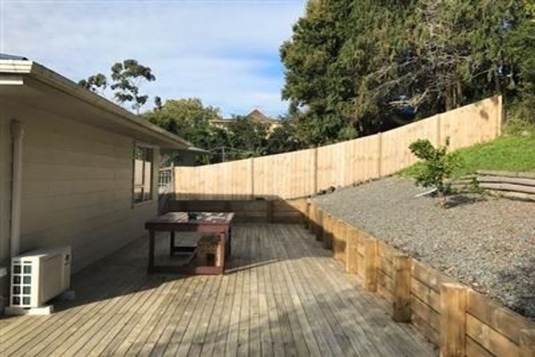 Photo of property in 6 Celeste Place, Totara Vale, Auckland, 0627