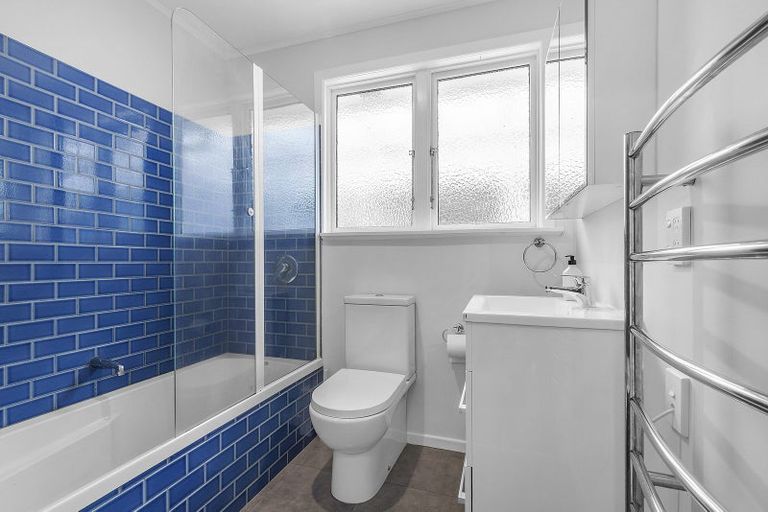 Photo of property in 65 Airlie Road, Plimmerton, Porirua, 5026