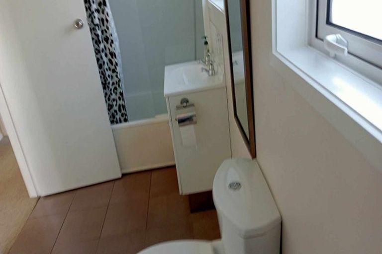 Photo of property in 3/223 Birkdale Road, Birkdale, Auckland, 0626