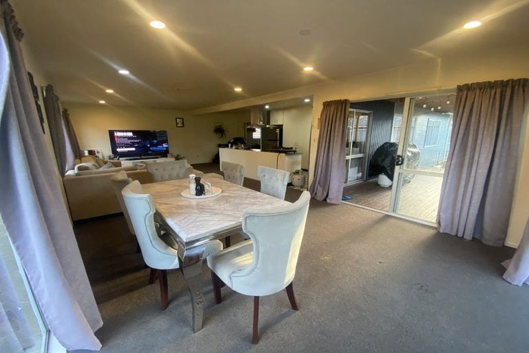 Photo of property in 22 Cherry Tree Place, Massey, Auckland, 0614