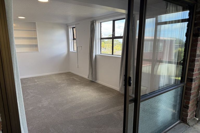 Photo of property in 3 Gill Crescent, Blockhouse Bay, Auckland, 0600