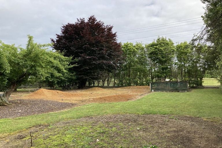 Photo of property in 395 Main Road, Huapai, Kumeu, 0810