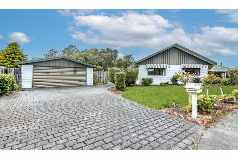 Photo of property in 11 Kowai Place, Amberley, 7410