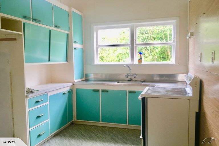 Photo of property in 57 Chatsworth Crescent, Pakuranga Heights, Auckland, 2010