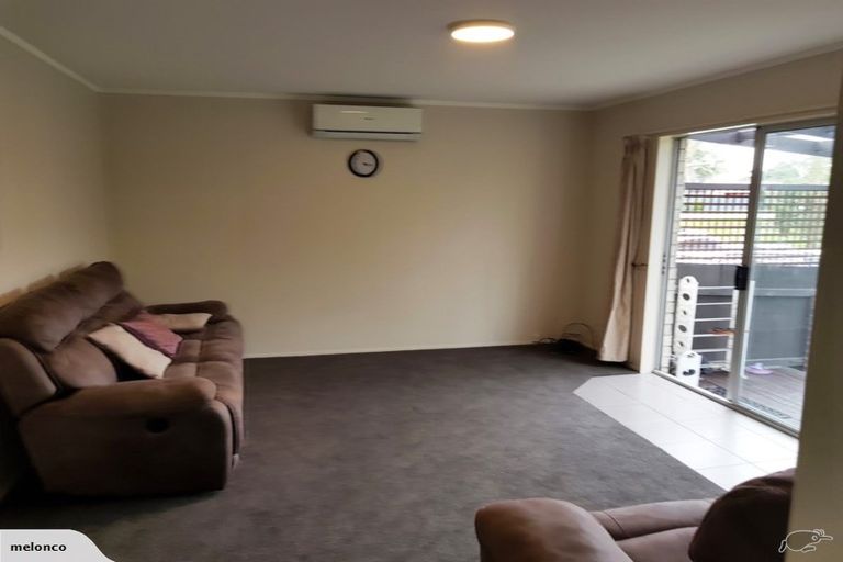 Photo of property in 2/462 Great South Road, Opaheke, Papakura, 2113