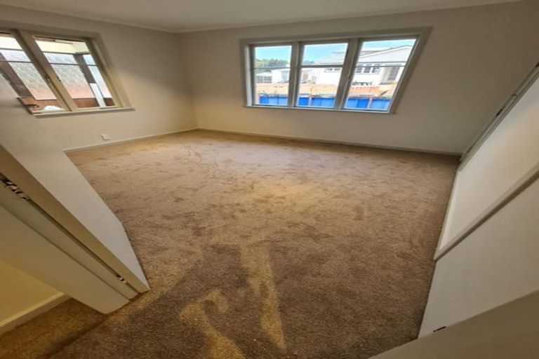 Photo of property in 32 Fruitvale Road, New Lynn, Auckland, 0600