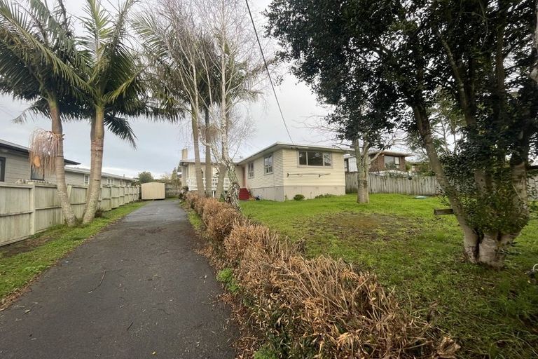 Photo of property in 39 Vera Road, Te Atatu South, Auckland, 0610
