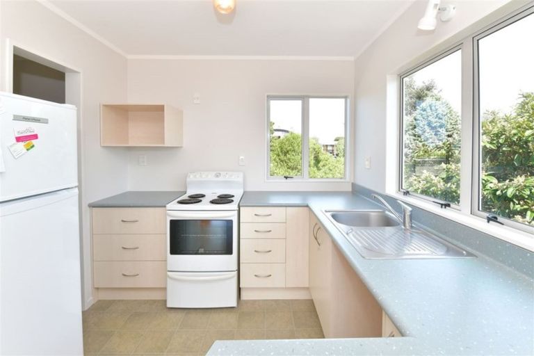 Photo of property in 8 Vipond Road, Stanmore Bay, Whangaparaoa, 0932