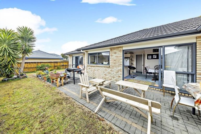 Photo of property in 23 Pitt Avenue, Clendon Park, Auckland, 2103
