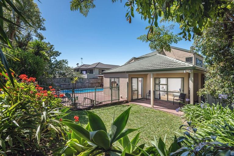 Photo of property in 13 Northern Rata Place, Albany, Auckland, 0632