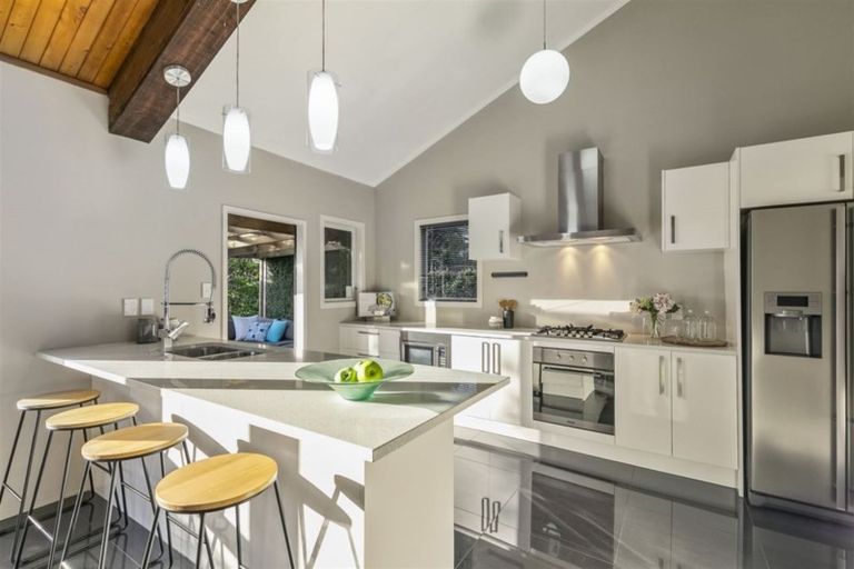 Photo of property in 25 Pemberton Avenue, Bayview, Auckland, 0629