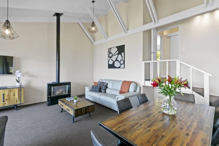 Photo of property in 39b Greenstone Place, Fernhill, Queenstown, 9300