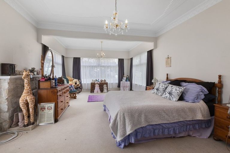 Photo of property in 23 Saint Ronans Avenue, Waterloo, Lower Hutt, 5011