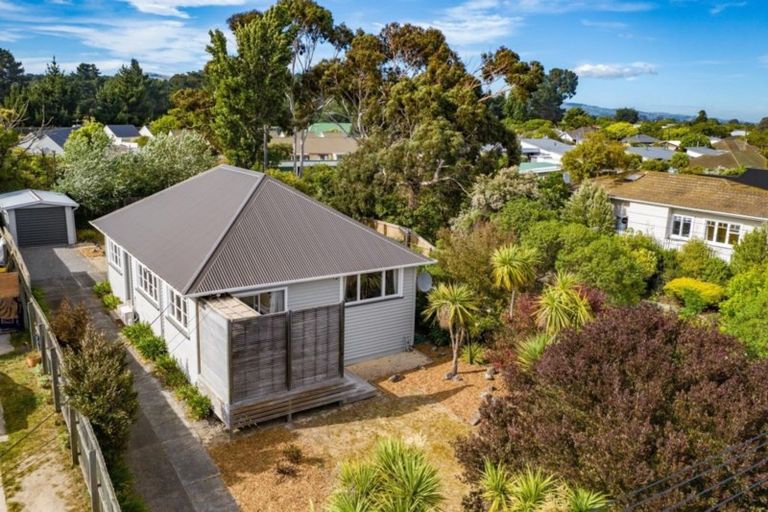 Photo of property in 113 Bowhill Road, New Brighton, Christchurch, 8083