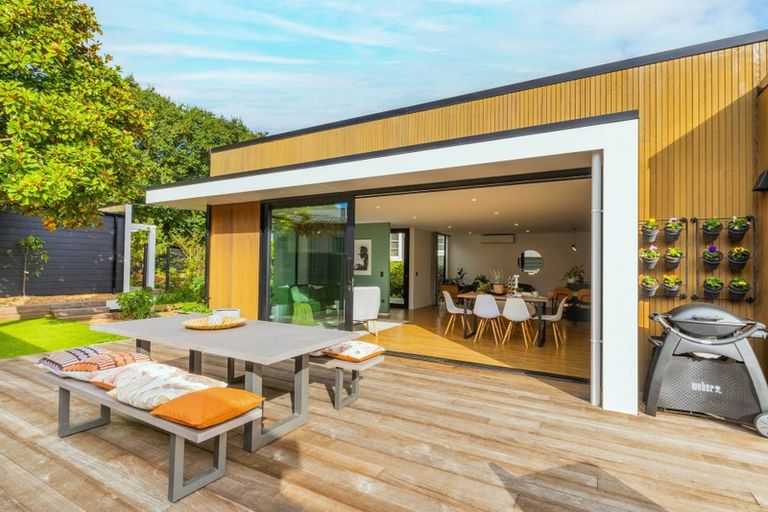 Photo of property in 76 Tennis Court Road, Raumati South, Paraparaumu, 5032