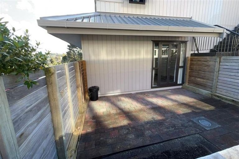 Photo of property in 8a/30 Westward Ho, Glen Eden, Auckland, 0602