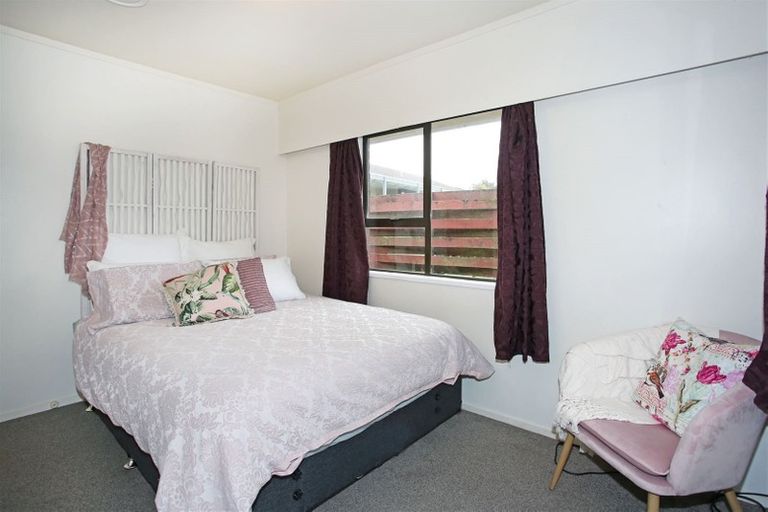 Photo of property in 1 Heron Place, Waiuku, 2123