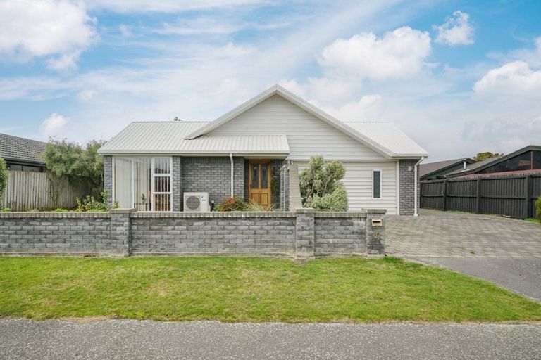 Photo of property in 2/19 Colchester Place, Templeton, Christchurch, 8042