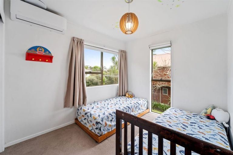 Photo of property in 1/20 Waiau Street, Torbay, Auckland, 0630