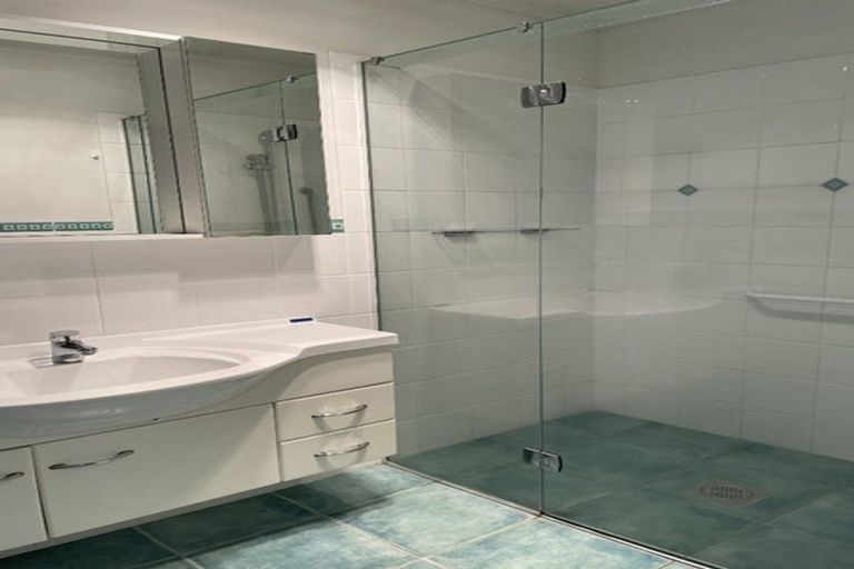 Photo of property in 9 Wilbur Place, Pakuranga Heights, Auckland, 2010