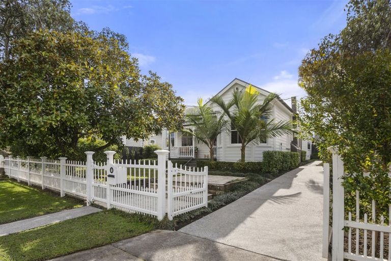 Photo of property in 26 Norwood Road, Bayswater, Auckland, 0622