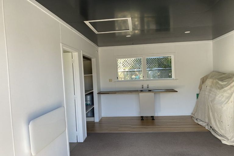 Photo of property in 6 Flaxmere Street, Waikanae Beach, Waikanae, 5036