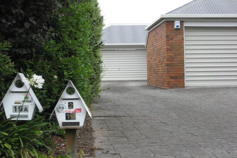 Photo of property in 2/19 Siska Place, Upper Riccarton, Christchurch, 8041