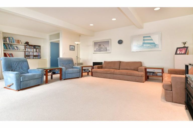 Photo of property in 59 Pacific Parade, Army Bay, Whangaparaoa, 0930