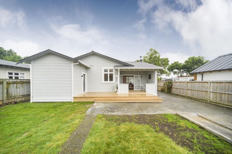 Photo of property in 9 Milverton Avenue, Hokowhitu, Palmerston North, 4410