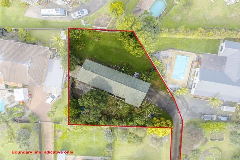 Photo of property in 11 Albert Hall Drive, Red Beach, 0932