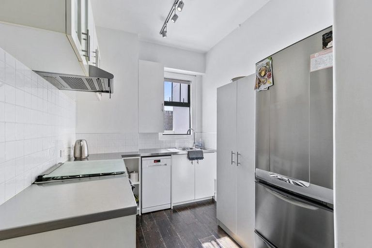 Photo of property in 3/24 Elizabeth Street, Mount Victoria, Wellington, 6011