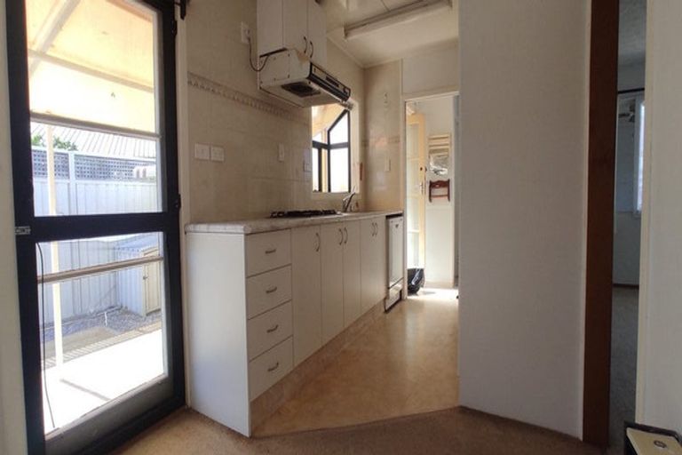 Photo of property in 10 Beaufield Lane, Te Atatu Peninsula, Auckland, 0610