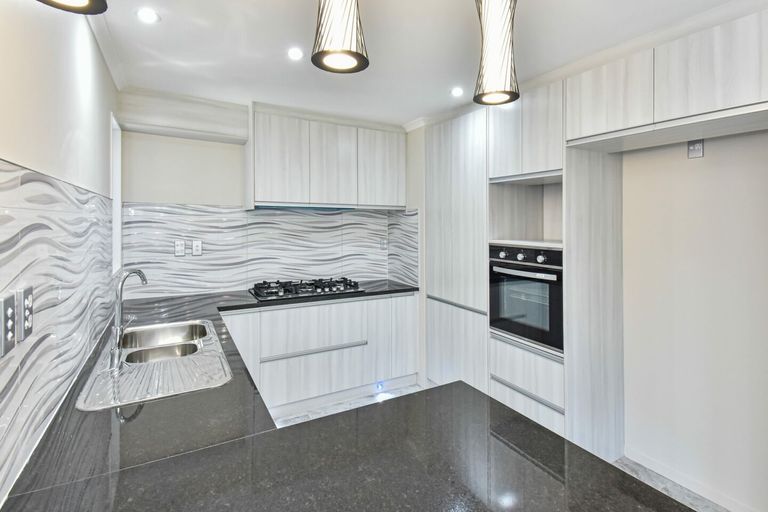 Photo of property in 8b Cambridge Road, Manurewa, Auckland, 2102