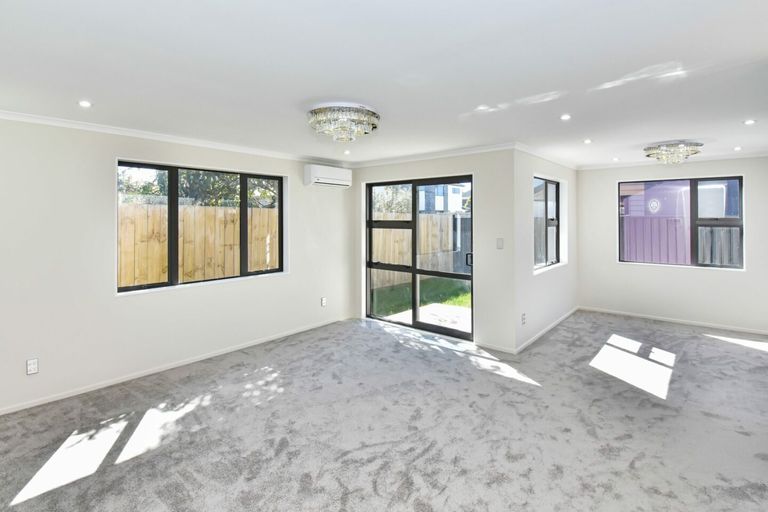 Photo of property in 8b Cambridge Road, Manurewa, Auckland, 2102