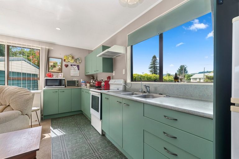 Photo of property in 2b Wyndham Road, Hannahs Bay, Rotorua, 3010