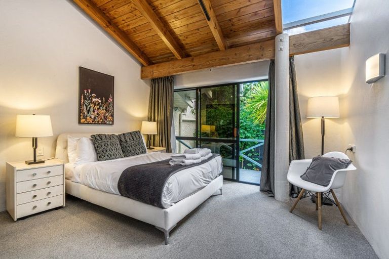 Photo of property in 105 Aeroview Drive, Beach Haven, Auckland, 0626