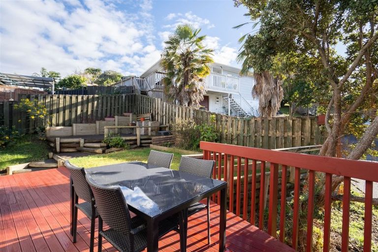 Photo of property in 2/49 Simon Ellice Drive, Bayview, Auckland, 0629