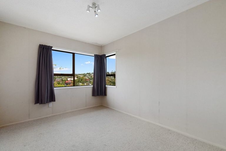 Photo of property in 33 John Downs Drive, Browns Bay, Auckland, 0630