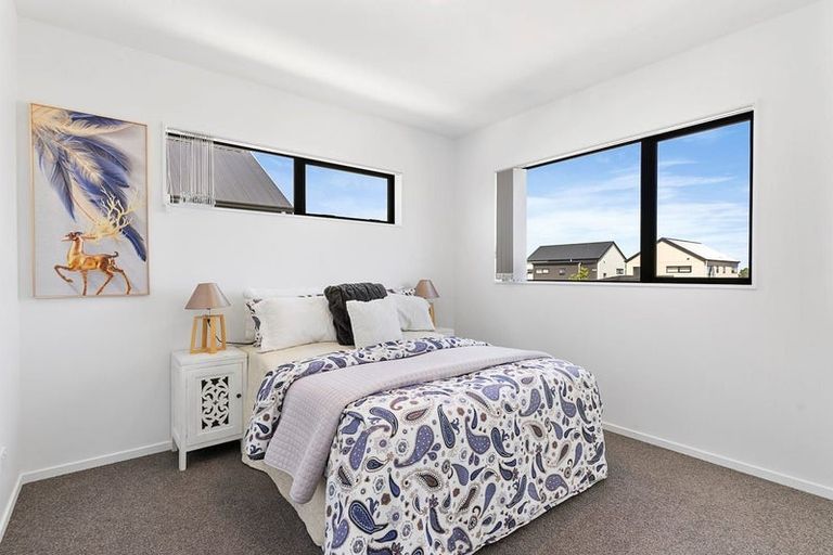 Photo of property in 36 Black Beech Crescent, Takanini, 2110