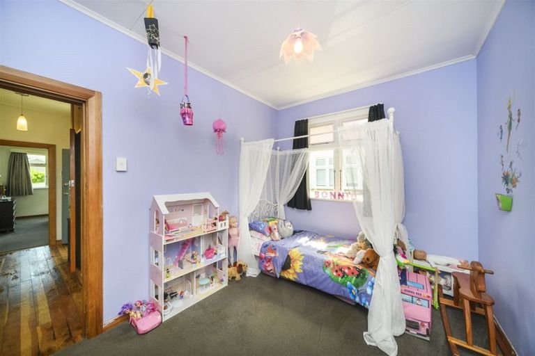 Photo of property in 15 Waldegrave Street, Palmerston North, 4410