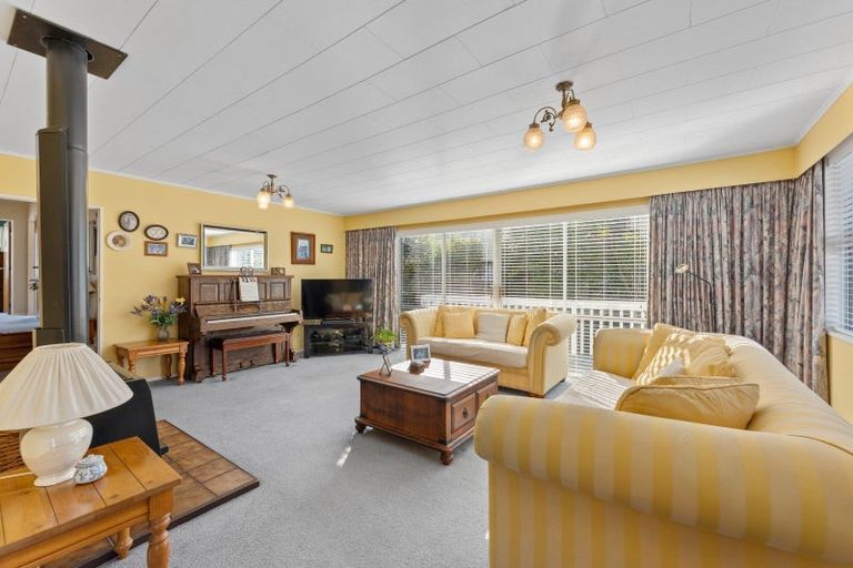 Photo of property in 4 Lincoln Grove, Wainuiomata, Lower Hutt, 5014