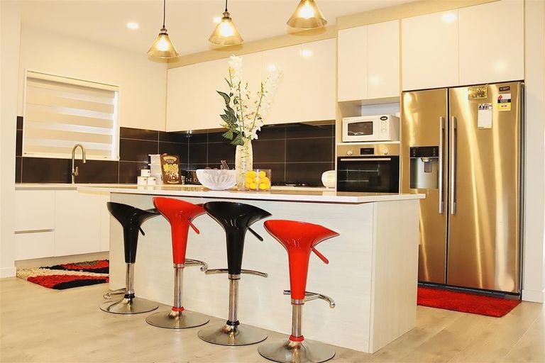 Photo of property in 6 Te Aramanu Crescent, Papakura, 2110