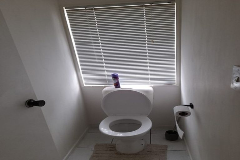 Photo of property in 2/159 Gossamer Drive, Pakuranga Heights, Auckland, 2010